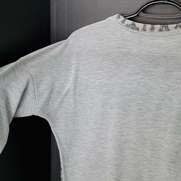 Ardene Long Sleeve Elephant Scoop Bottom Top - Size Small - Picture 8 of 10